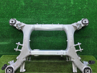 балка подвески задняя BMW X5 G05 [рестайлинг] G05 2023, 3.0 л., B57 D30 B, дизель, АКПП, mineralweiß metallic (a96), внедорожник 5 дв., полный привод, 6894149, 33316894149