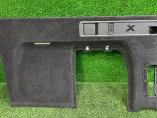 обшивка багажника BMW X5 G05 [рестайлинг] G05 2023, 3.0 л., B57 D30 B, дизель, АКПП, mineralweiß metallic (a96), внедорожник 5 дв., полный привод, 5A40E28, 5A40E28