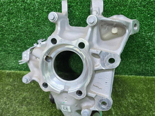 кулак поворотный правый BMW X5 G05 [рестайлинг] G05 2023, 3.0 л., B57 D30 B, дизель, АКПП, mineralweiß metallic (a96), внедорожник 5 дв., полный привод, 6876664, 33306876664