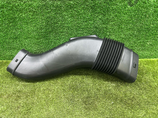 патрубок воздушного фильтра BMW XM G09 2023, 4.4 л., S68B44A, бензин, АКПП, dravitgrau metallic (c36), внедорожник 5 дв., полный привод, 8689752, 13718689752