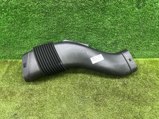 патрубок воздушного фильтра BMW XM G09 2023, 4.4 л., S68B44A, бензин, АКПП, dravitgrau metallic (c36), внедорожник 5 дв., полный привод, 8689753, 13718689753