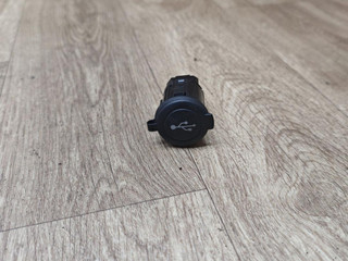 разъем AUX / USB Lada Vesta 1 поколение 2019, 1.6 л., бензин, МКПП, седан, 280235X00A