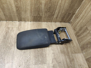 подлокотник Volkswagen Golf 6 поколение 2010, 1.6 л., CAYC, дизель, МКПП, универсал