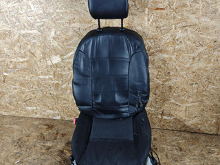 сиденье переднее Renault Sandero 2 поколение 2015, 1.2 л., D4F 732, бензин, МКПП, хетчбэк 5 дв.