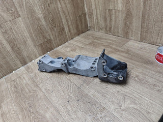 кронштейн генератора Volkswagen Jetta 4 поколение 2003, 2.0 л., BEV, бензин, МКПП, седан, 06A901113P