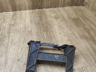 крепление фары правой Volkswagen Transporter T5 2006, 2.5 л., AXD, дизель, МКПП, микроавтобус, 1301329422