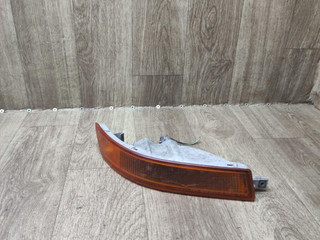 поворотник правый Toyota Corolla 7 поколение (E100) 1992, 1.3 л., 4E-FE, бензин, МКПП, седан