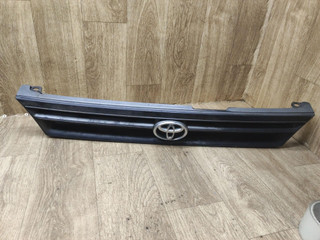 решетка радиатора Toyota Corolla 7 поколение (E100) 1992, 1.3 л., 4E-FE, бензин, МКПП, седан, 531111A110