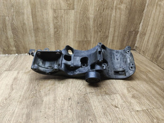 кронштейн генератора Nissan Almera G15 2015, 1.6 л., K4M, бензин, МКПП, седан, 688304373R