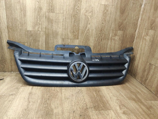 решетка радиатора Volkswagen Touran 1 поколение 2004, 2.0 л., BMM, дизель, МКПП, минивэн, 1T0853651A