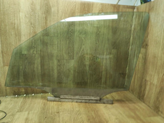 стекло двери передней левой Mercedes-Benz M-Класс W163 2001, 3.2 л., M 112.942, бензин, АКПП, внедорожник 5 дв.