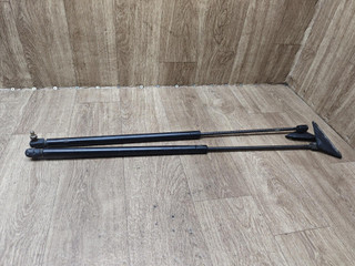 амортизатор крышки багажника (3-5 двери) Mercedes-Benz M-Класс W163 2001, 3.2 л., M 112.942, бензин, АКПП, внедорожник 5 дв.