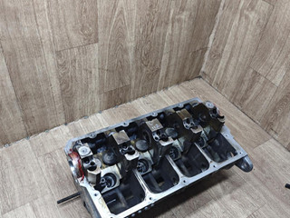головка блока цилиндров Volkswagen Passat B6 2008, 2.0 л., дизель, МКПП, универсал, 038103373R
