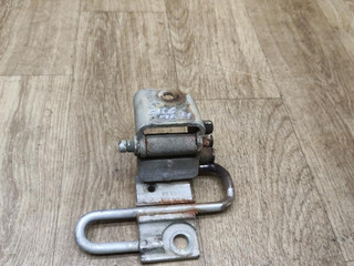 петля двери Volkswagen Touran 1 поколение 2004, 2.0 л., BMM, дизель, МКПП, минивэн, 1T0831411A