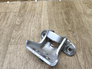 петля двери Mercedes-Benz M-Класс W163 2001, 3.2 л., M 112.942, бензин, АКПП, внедорожник 5 дв.