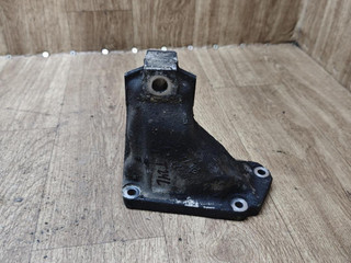 кронштейн двигателя Mercedes-Benz M-Класс W163 2001, 3.2 л., M 112.942, бензин, АКПП, внедорожник 5 дв., A1122231304