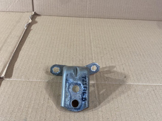 петля двери Nissan Almera G15 2015, 1.6 л., K4M, бензин, МКПП, седан