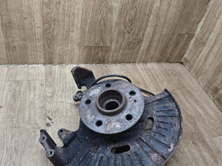 ступица передняя левая Mercedes-Benz M-Класс W163 2001, 3.2 л., M 112.942, бензин, АКПП, внедорожник 5 дв.