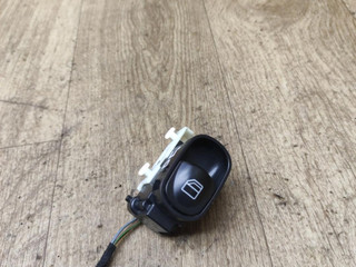 кнопка стеклоподъемника двери задней правой Mercedes-Benz C-Класс W203/S203/CL203 2003, 2.2 л., OM 611.962, дизель, АКПП, универсал