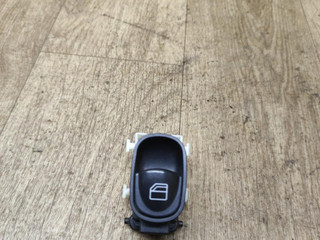 кнопка стеклоподъемника двери задней левой Mercedes-Benz C-Класс W203/S203/CL203 2003, 2.2 л., OM 611.962, дизель, АКПП, универсал