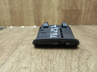 кнопка открытия багажника Nissan Maxima A33 2002, 2.0 л., VQ20DE, бензин, АКПП, седан