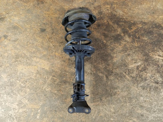 стойка передняя левая Mercedes-Benz C-Класс W203/S203/CL203 2003, 2.2 л., OM 611.962, дизель, АКПП, универсал, A2033204130