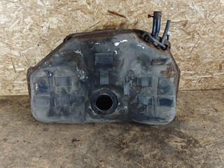 бак топливный Nissan Maxima A33 2002, 2.0 л., VQ20DE, бензин, АКПП, седан