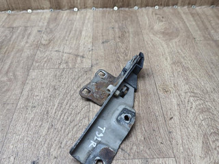 петля капота правая Nissan Maxima A33 2002, 2.0 л., VQ20DE, бензин, АКПП, седан