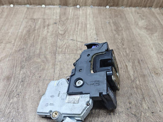 замок двери передней правой Nissan Maxima A33 2002, 2.0 л., VQ20DE, бензин, АКПП, седан