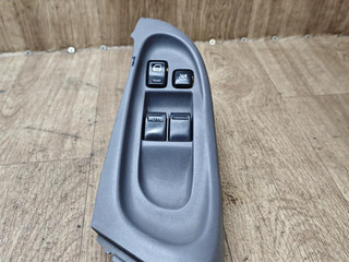 блок управления стеклоподъемниками Nissan Almera N16 2003, 1.5 л., QG15DE, бензин, МКПП, хетчбэк 5 дв.