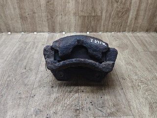 суппорт передний правый Nissan Almera N16 2003, 1.5 л., QG15DE, бензин, МКПП, хетчбэк 5 дв.