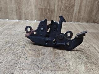 замок капота Nissan Almera N16 2003, 1.5 л., QG15DE, бензин, МКПП, хетчбэк 5 дв.
