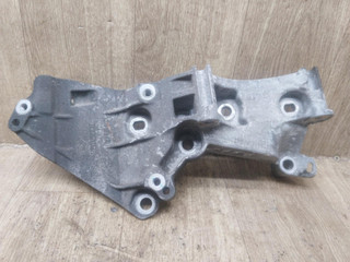кронштейн генератора Renault Kangoo 2 поколение 2013, 1.6 л., K4M 830, бензин, МКПП, минивэн, 8200659495