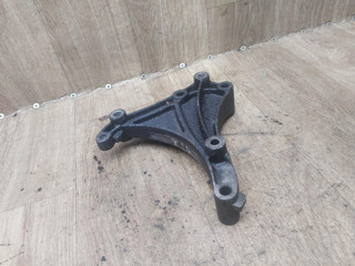 кронштейн (крепление) Opel Astra J 2011, 1.3 л., дизель, МКПП, хетчбэк 5 дв., 55568857