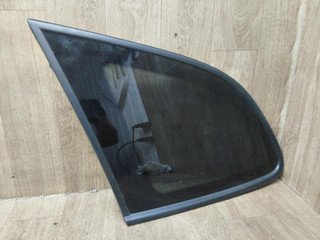 стекло кузовное боковое левое Hyundai Santa Fe 2 поколение (CM) 2005, 2.2 л., дизель, АКПП, внедорожник 5 дв.