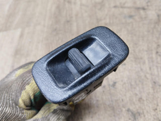 кнопка стеклоподъемника двери задней левой Toyota Carina E 1 поколение T190 1995, 1.8 л., 7A-FE, бензин, МКПП, универсал, передний привод
