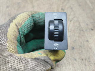 кнопка корректора фар Toyota Carina E 1 поколение T190 1995, 1.8 л., 7A-FE, бензин, МКПП, универсал, передний привод