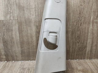 обшивка стойки центральной правой Hyundai Santa Fe 2 поколение (CM) 2005, 2.2 л., дизель, АКПП, внедорожник 5 дв., 85842-2B000
