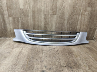 решетка радиатора Toyota Avensis 1 поколение (T220) 2000, 2.0 л., дизель, МКПП, седан