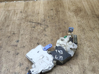 замок двери передней левой Nissan Patrol Y61 2004, 3.0 л., ZD30, дизель, АКПП