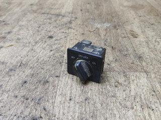 кнопка переключения режимов подвески Nissan Patrol Y61 2004, 3.0 л., ZD30, дизель, АКПП