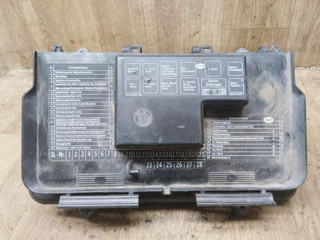 блок предохранителей Audi 80 B3 1991, 1.8 л., бензин, МКПП, седан