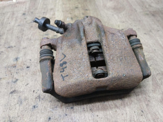 суппорт передний левый Audi 80 B3 1991, 1.8 л., бензин, МКПП, седан