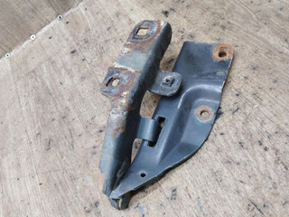 петля капота правая Nissan Almera Tino V10 2003, 2.2 л., дизель