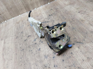 замок двери передней левой Nissan Almera Tino V10 2003, 2.2 л., дизель, 8055361U66