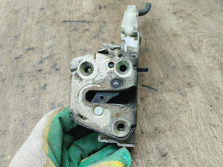 замок двери задней правой Nissan Almera Tino V10 2003, 2.2 л., дизель, 82552BM760