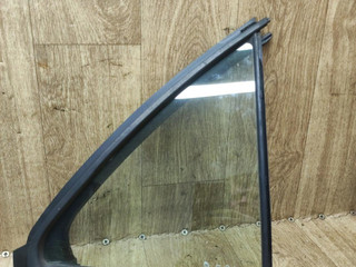 стекло кузовное боковое правое Toyota Yaris XP9 2007, 1.5 л., 1NZ-FE, бензин, АКПП, чёрный, седан, передний привод