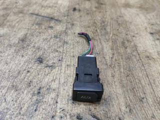 разъем AUX / USB Toyota Yaris XP9 2007, 1.5 л., 1NZ-FE, бензин, АКПП, чёрный, седан, передний привод, 86190-53010