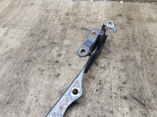 петля капота правая Toyota Yaris XP9 2007, 1.5 л., 1NZ-FE, бензин, АКПП, чёрный, седан, передний привод