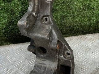 кронштейн компрессора кондиционера Renault Megane 1 поколение 1997, 1.6 л., K7M 720, бензин, МКПП, хетчбэк 5 дв., 7700272975